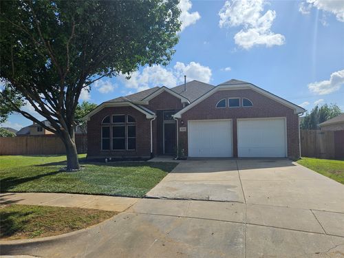 8230 San Jose St, Arlington, TX, 76002-3795 | Card Image