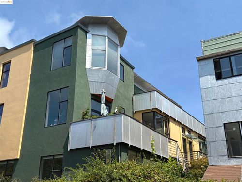 2476 Martin Luther King Jr Way, Berkeley, CA, 94704-1914 | Card Image