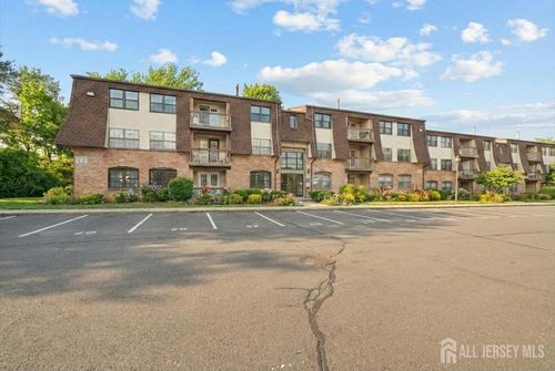 209 Green Hollow Dr, Iselin, NJ, 08830-2921 | Card Image