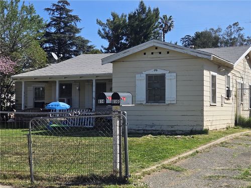 814 Edgar Ave, Beaumont, CA, 92223-5920 | Card Image