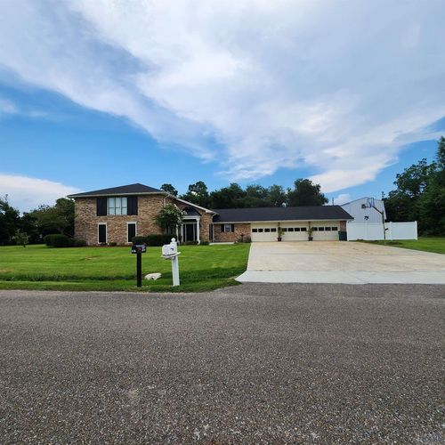 189 Palm Ave, Larose, LA, 70373-3670 | Card Image