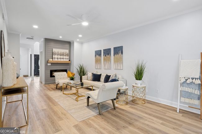 5273 Glenridge Dr, Townhouse with 3 bedrooms, 4 bathrooms and 2 parking in Sandy Springs GA | Image 8