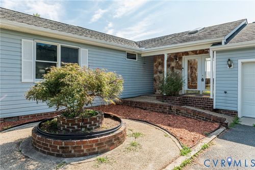 126 Meadow Dr, Tappahannock, VA, 22560-5558 | Card Image