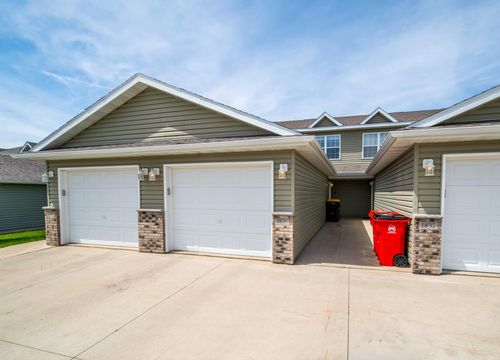 1835 Daniel Ln Ne, Stewartville, MN, 55976-1685 | Card Image