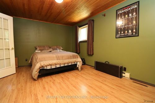 1071 Cameron Ave, Iroquois Falls, ON, P0K1G0 | Card Image