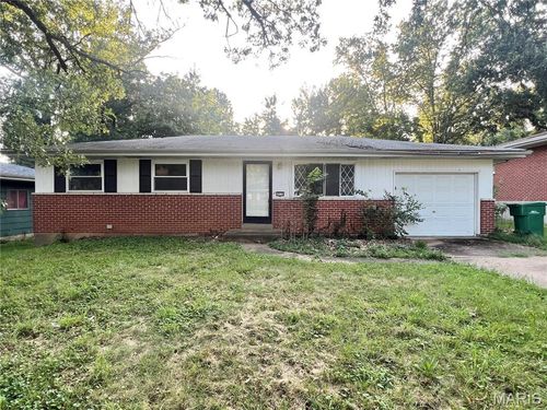 10133 Maraldo Pl, Saint Louis, MO, 63137-2930 | Card Image