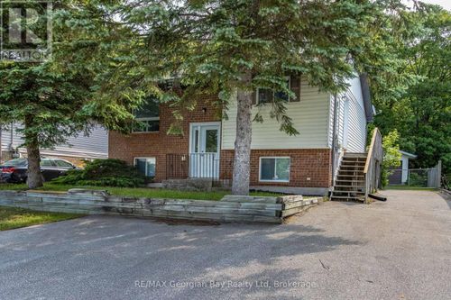 15 Mcguire Rd, Penetanguishene, ON, L9M1C9 | Card Image