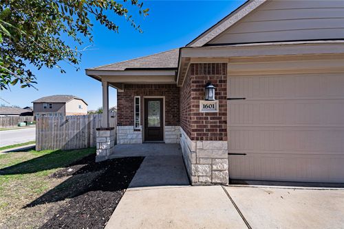 1601 Treeta Trl, Kyle, TX, 78640-9606 | Card Image