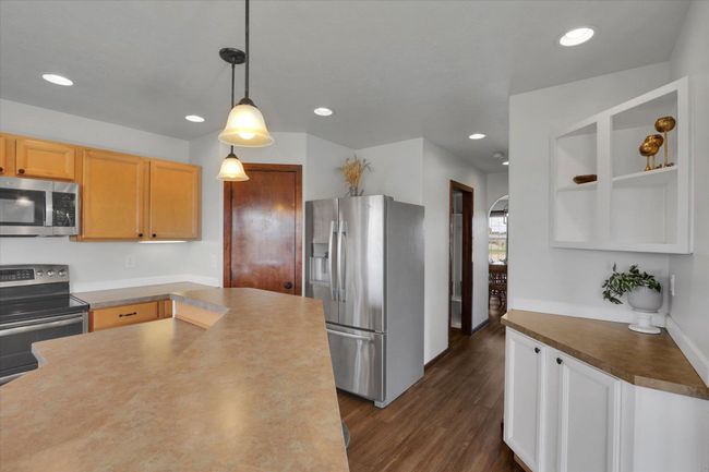 28222 Wild Rose Ln N, House other with 5 bedrooms, 3 bathrooms and null parking in Davenport WA | Image 11