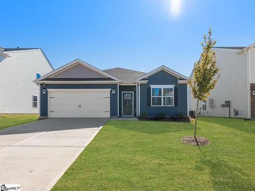 918 Pineland Dr, Woodruff, SC, 29388-6401 | Card Image