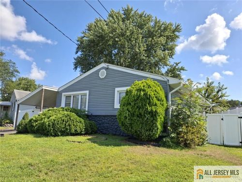38 Hemlock Dr, Parlin, NJ, 08859-1118 | Card Image