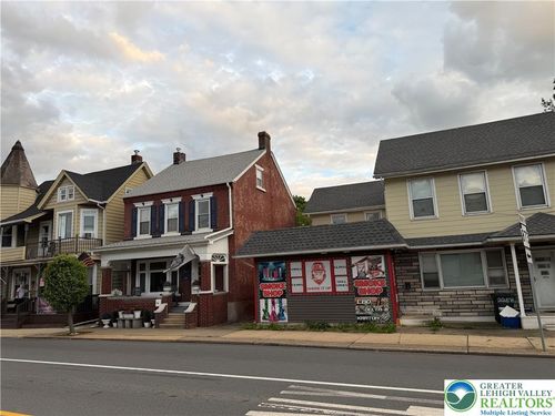223 Main St, Slatington, PA, 18080-1536 | Card Image