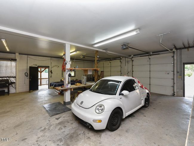 Interior - garage 3 - OK | Image 37