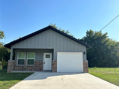 2307 Mcdougal St, Greenville, TX, 75401-3435 | Card Image