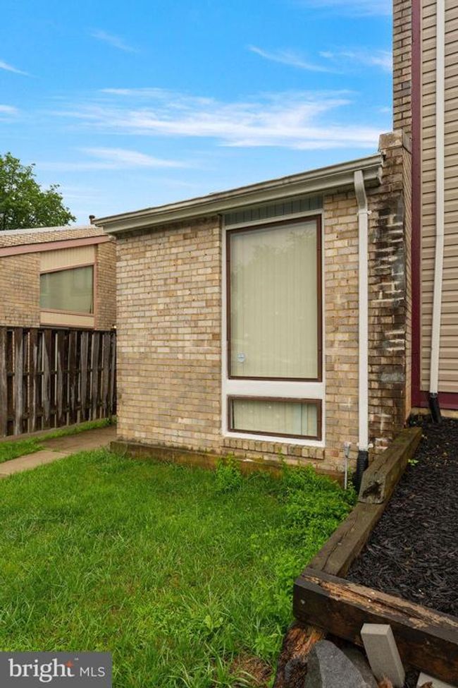 10805 Violet Ct, Townhouse with 3 bedrooms, 2 bathrooms and null parking in MANASSAS VA | Image 32