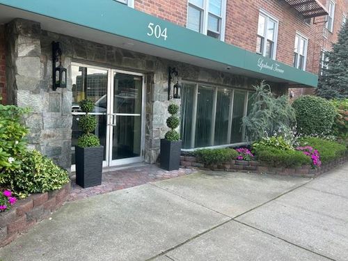 apt-4e-504 Merrick Rd, Lynbrook, NY, 11563-2302 | Card Image