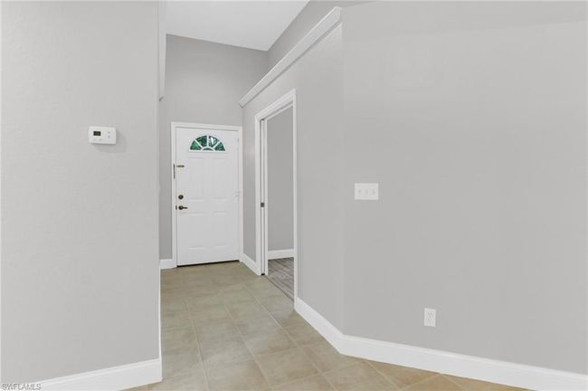 101 - 1660 Royal Cir, Condo with 3 bedrooms, 2 bathrooms and 2 parking in NAPLES FL | Image 19