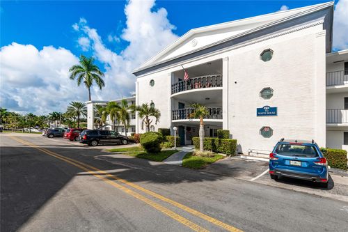 apt-204-470 Paradise Isle Blvd, Hallandale Beach, FL, 33009-5869 | Card Image