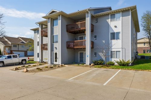 6-140 Shannon Drive, North Liberty, IA, 52317 | Card Image