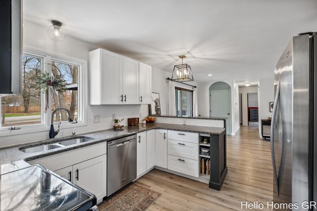 Kitchen | Image 11