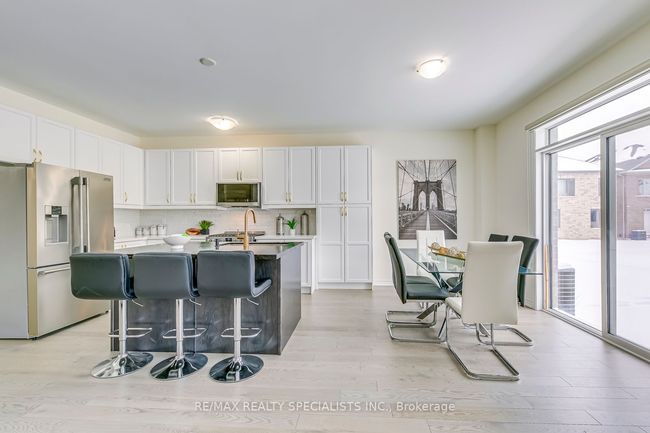 328 Valleyway Dr, House other with 8 bedrooms, 6 bathrooms and 4 parking in Brampton ON | Image 8