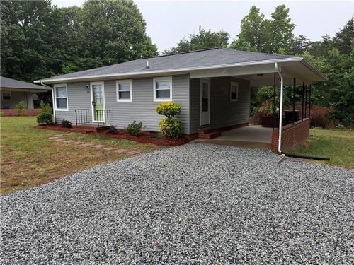 204 Willow Creek Road, Kernersville, NC, 27284 | Card Image
