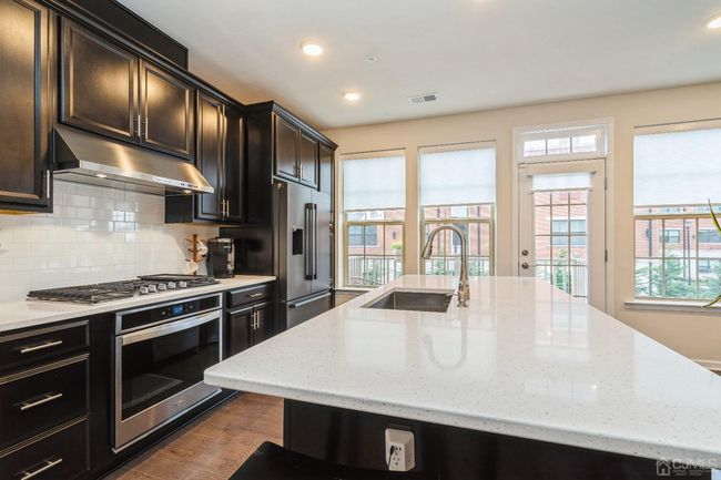 5 Robeson St, Townhouse with 2 bedrooms, 3 bathrooms and null parking in Somerville NJ | Image 10