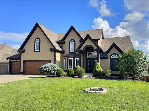 6505 Spruce Ave, Kansas City, MO, 64119-5307 | Card Image