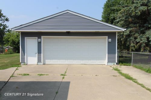 2610 S Monroe St, Bay City, MI, 48708-8412 | Card Image