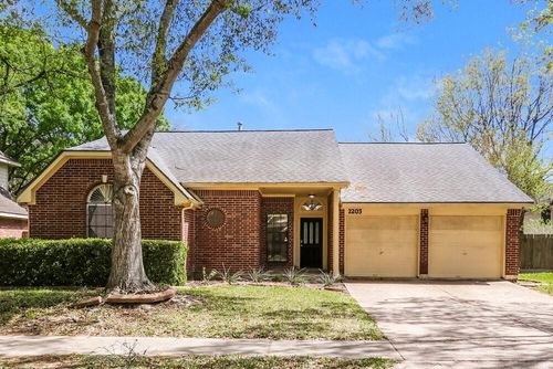 2203 St James Place, Pearland, TX, 77581 | Card Image