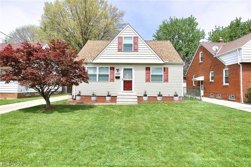 21001 Wilmore Ave, Euclid, OH, 44123-2819 | Card Image