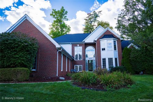 54473 Flamingo Dr, Shelby Township, MI, 48315-1362 | Card Image