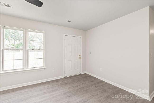 425 Austin Dr, House other with 3 bedrooms, 2 bathrooms and null parking in Charlotte NC | Image 6