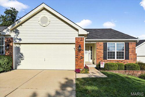 1458 Villas Estates Dr, Fenton, MO, 63026-3285 | Card Image