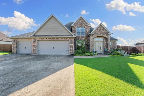5703 S 66th St, Cave Springs, AR, 72718-8447 | Card Image