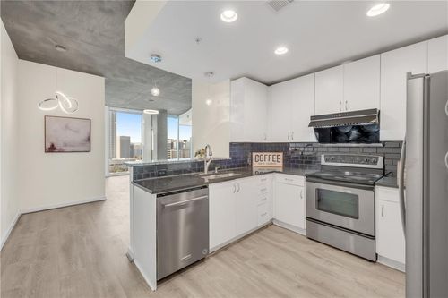 2209-860 Peachtree St Ne, Atlanta, GA, 30308-1280 | Card Image