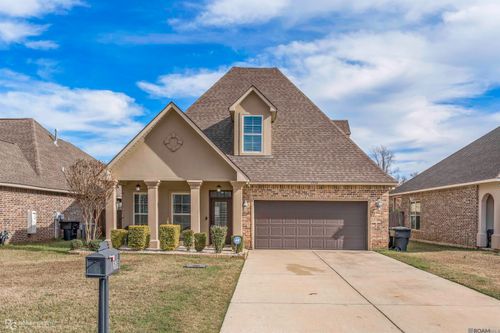 1536 Riverview Ln, Shreveport, LA, 71104-1823 | Card Image