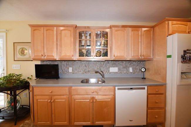 27 - 27 Arbor Hills Dr, Condo with 2 bedrooms, 3 bathrooms and 2 parking in Kingston MA | Image 7