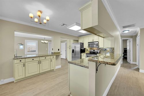 351 Ne 42nd Ct, Oakland Park, FL, 33334-1414 | Card Image