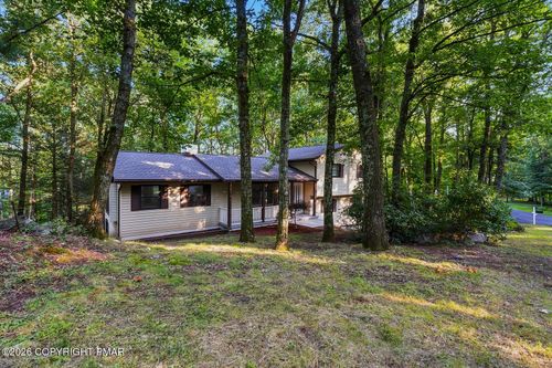 516 Black Oak Dr, Tannersville, PA, 18372-7736 | Card Image