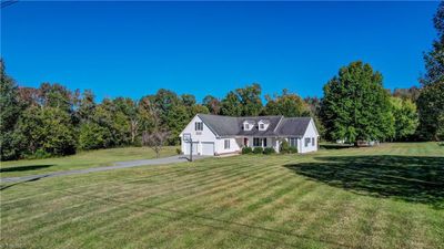 3151 Upper Lake Road, House other with 3 bedrooms, 2 bathrooms and null parking in Thomasville NC | Image 3