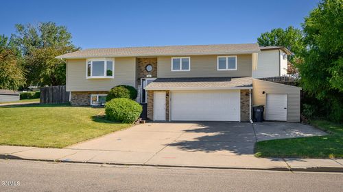 508 6th Ave Ne, Mandan, ND, 58554-3418 | Card Image