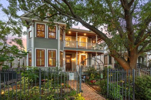 2018 Columbia St, Houston, TX, 77008-2637 | Card Image