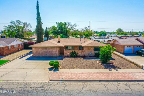 3028 Wedgewood Dr, El Paso, TX, 79925-4303 | Card Image