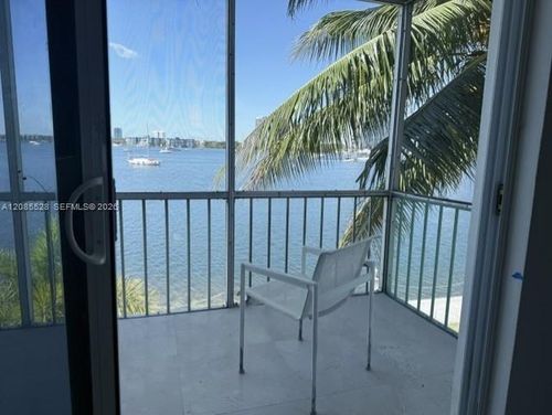 p305-3000 Marcos Dr, Aventura, FL, 33160-2547 | Card Image