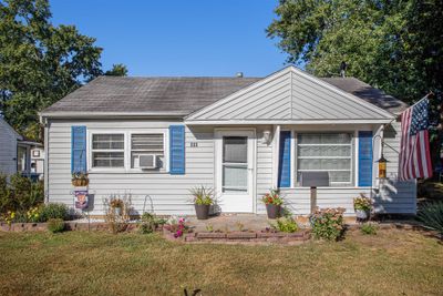 111 Broadway Boulevard, House other with 2 bedrooms, 1 bathrooms and null parking in Battle Creek MI | Image 2