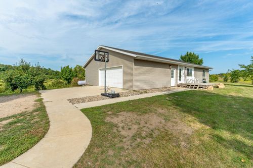 18613 Peninsula Trl, Battle Lake, MN, 56515-9248 | Card Image