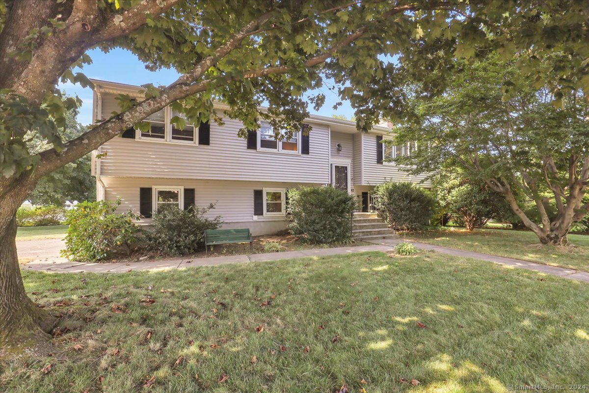 Glenwood Dr, Wethersfield, CT 06109