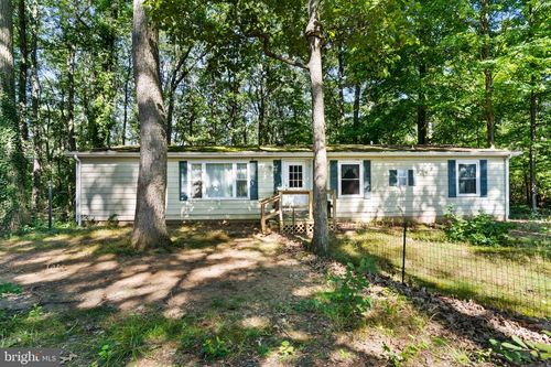 8287 Pleasant Valley Rd, STEWARTSTOWN, PA, 17363-8063 | Card Image