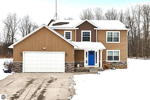 2578 White Pine, Mt Pleasant, MI, 48858 | Card Image